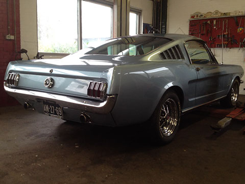 Ford Mustang Fastback, foto 2 van 4